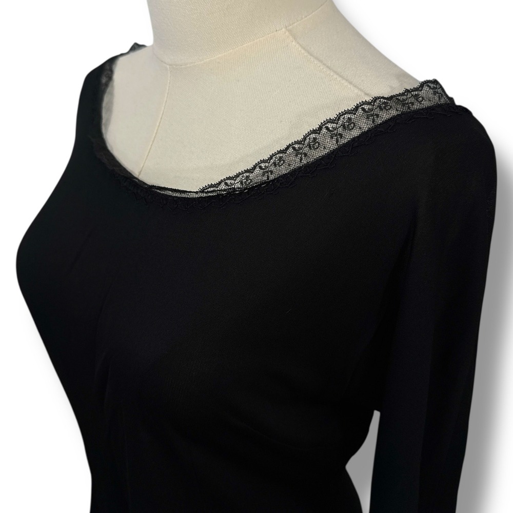 Black Boatneck Crepe Top with Lace Trim Semi Sheer Side Zip Darts Womens EUC
